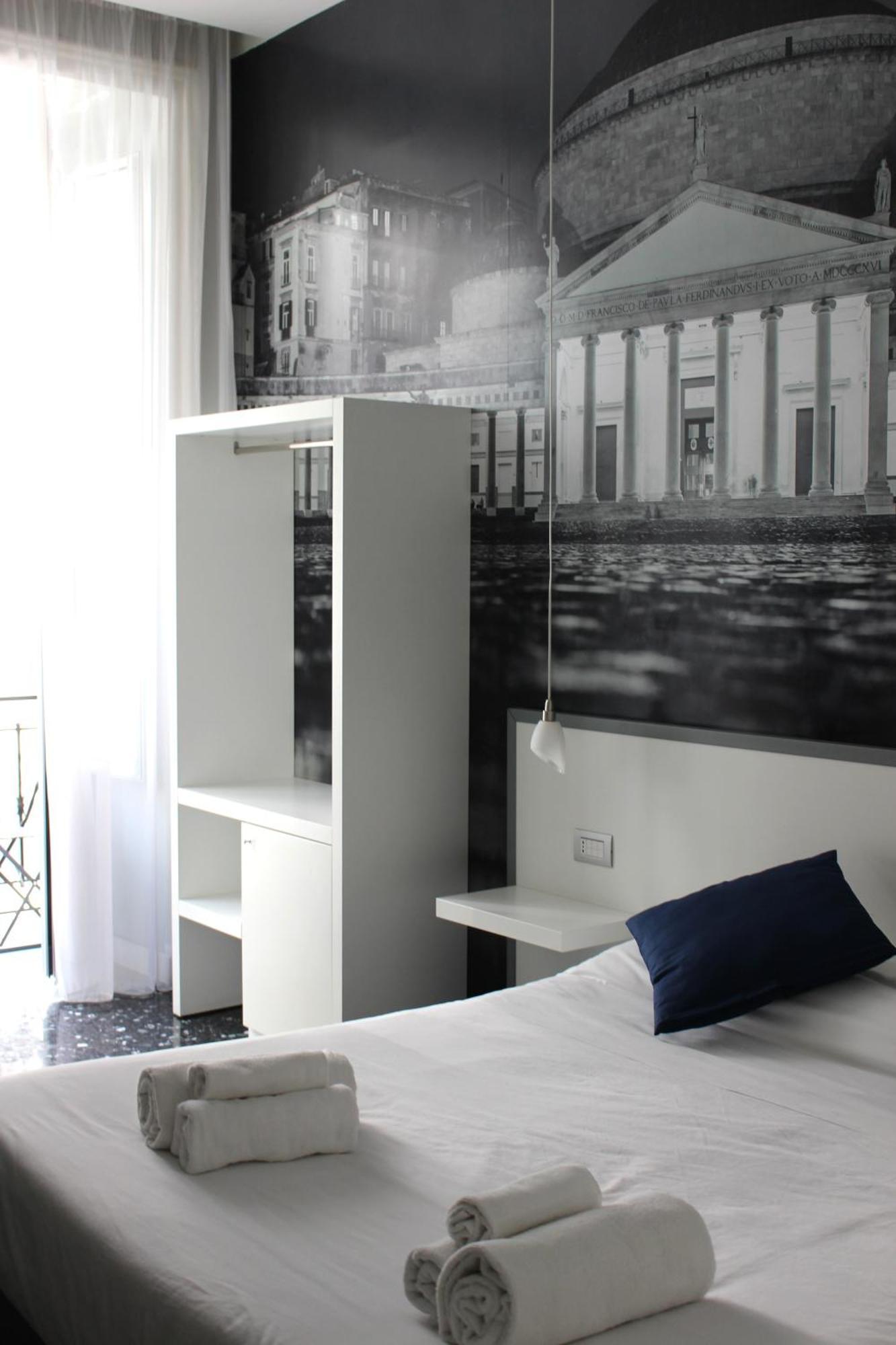 Beverello Rooms Naples Extérieur photo