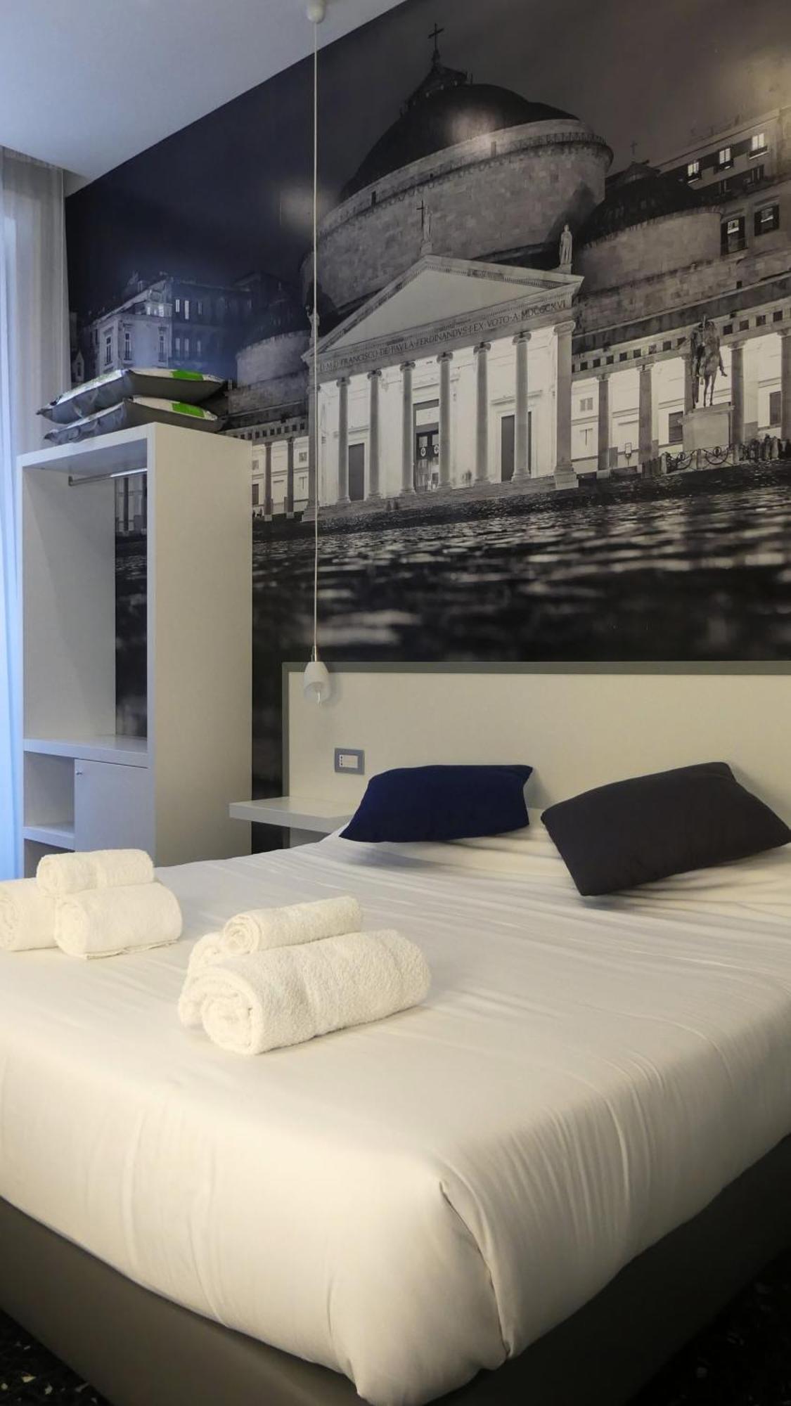 Beverello Rooms Naples Extérieur photo